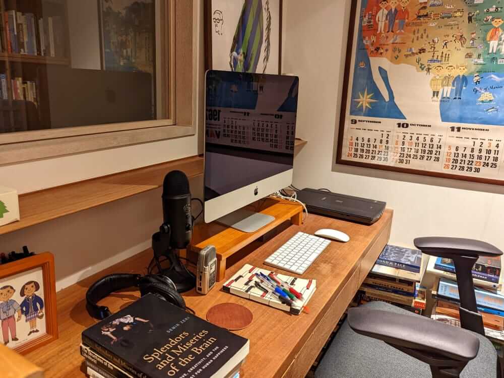 Work desk of author W. David Marx