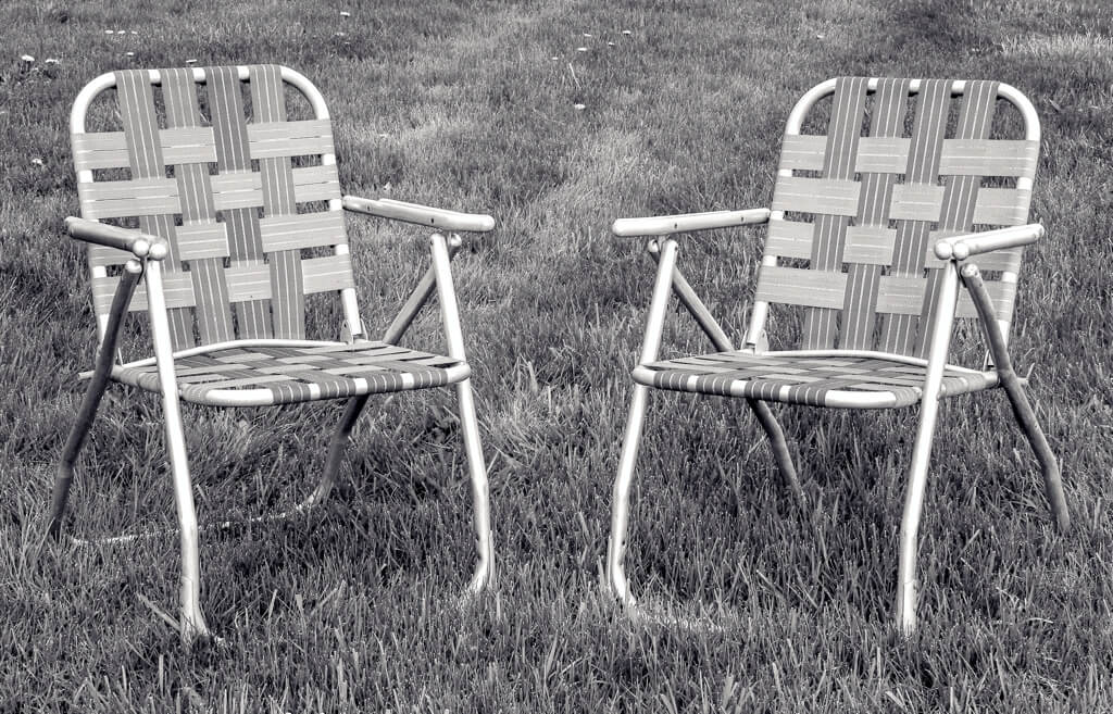 Tubular lawn chair from the 1960s