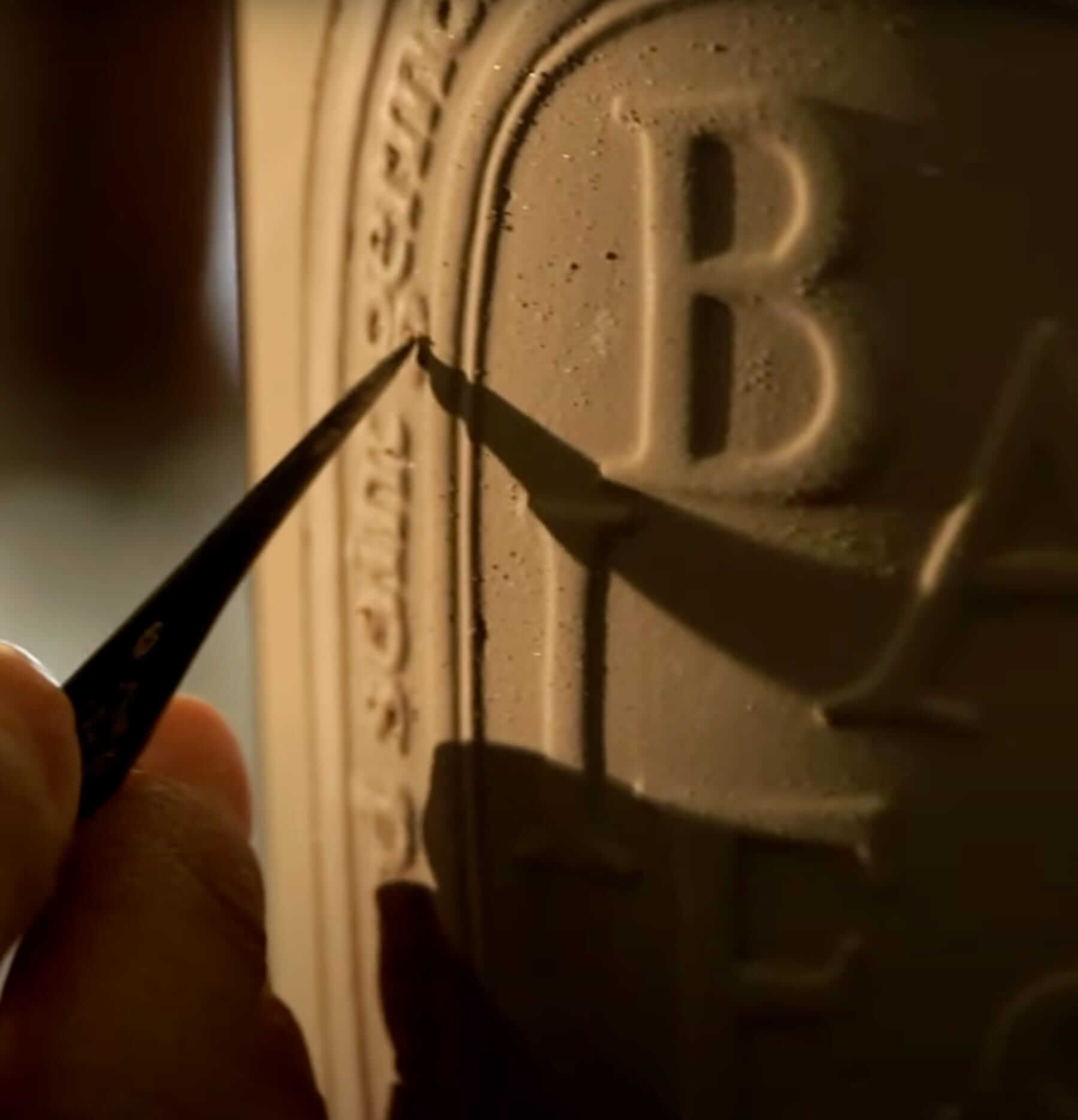 Anatomy of a Classic The Diptyque Candle Valet.