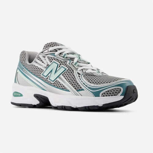 New Balance 740 sneaker