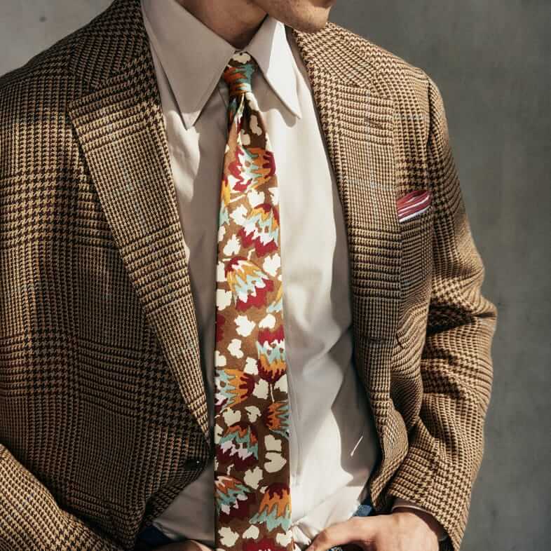 Tie Bar Painted tulip burnt ochre tie