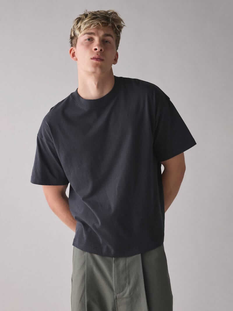 uo oversized boxy t-shirt