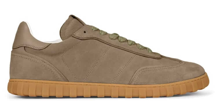 ami slim low-top sneaker