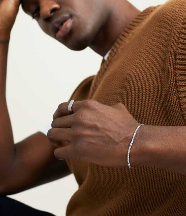 mejuri square box chain bracelet