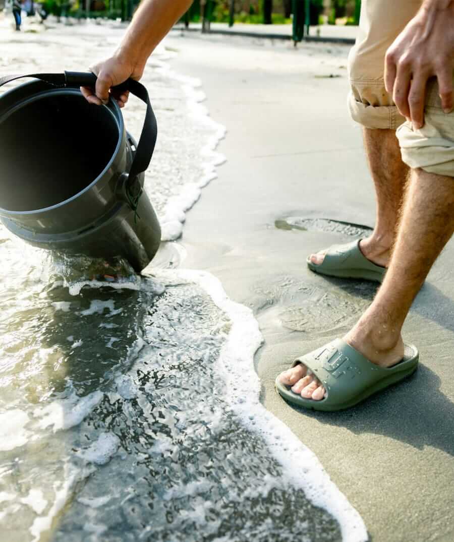 xtratuf apres fish sandal