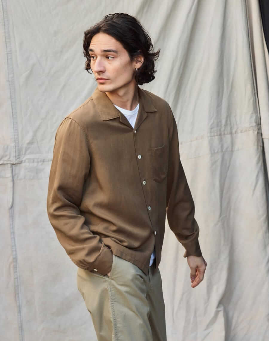 Buck Mason khaki linen camp shirt on model