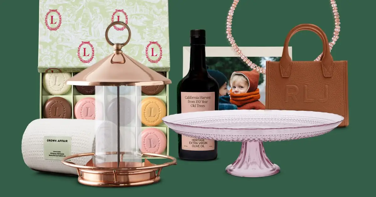 2025 Holiday Gift Guide: 18 Best Gifts for Moms - Valet.