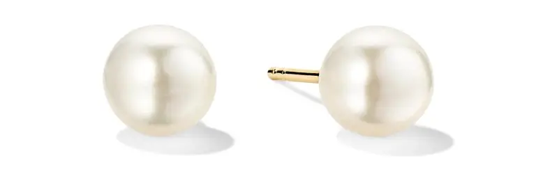 Oversized pearl studs