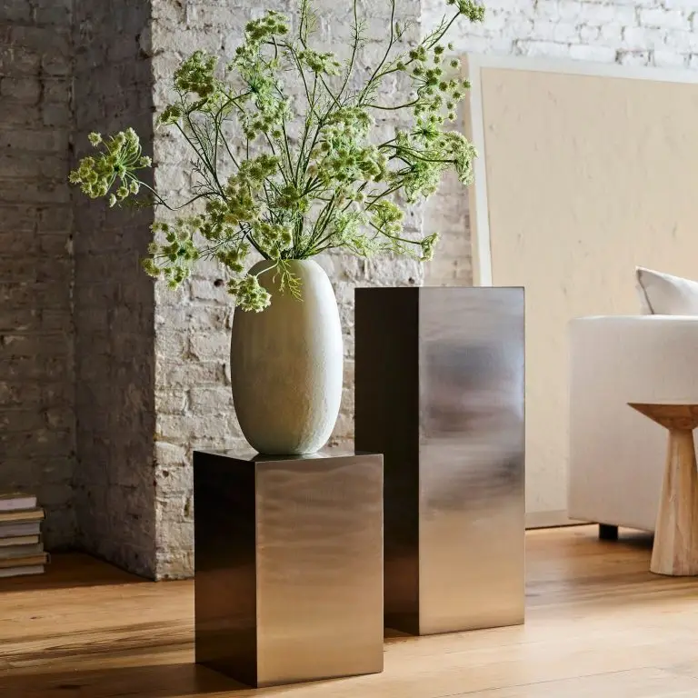 Metal pedestal