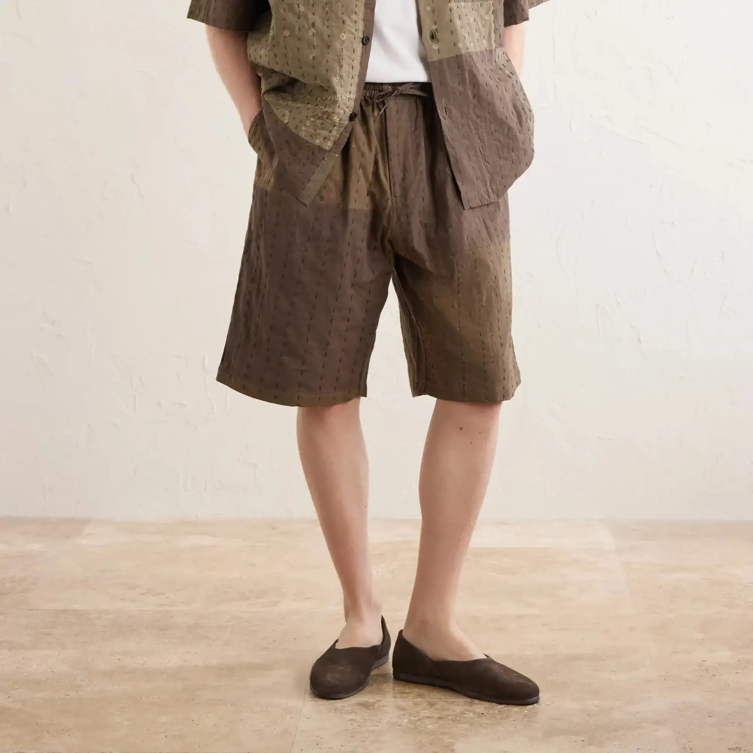 Kardo embroidered cotton short