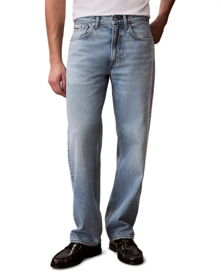 Straight lightweight jean