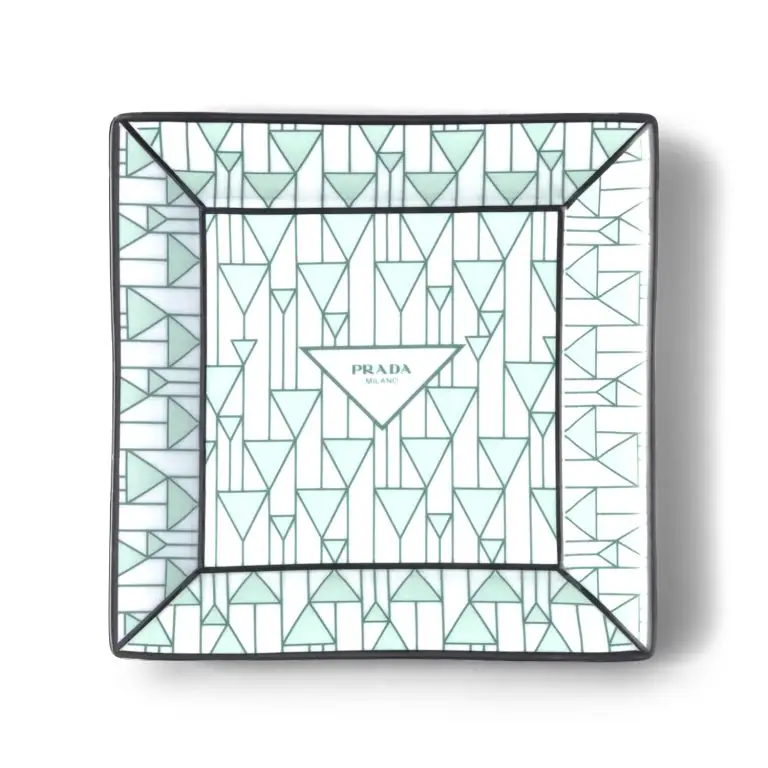 Porcelain catchall tray