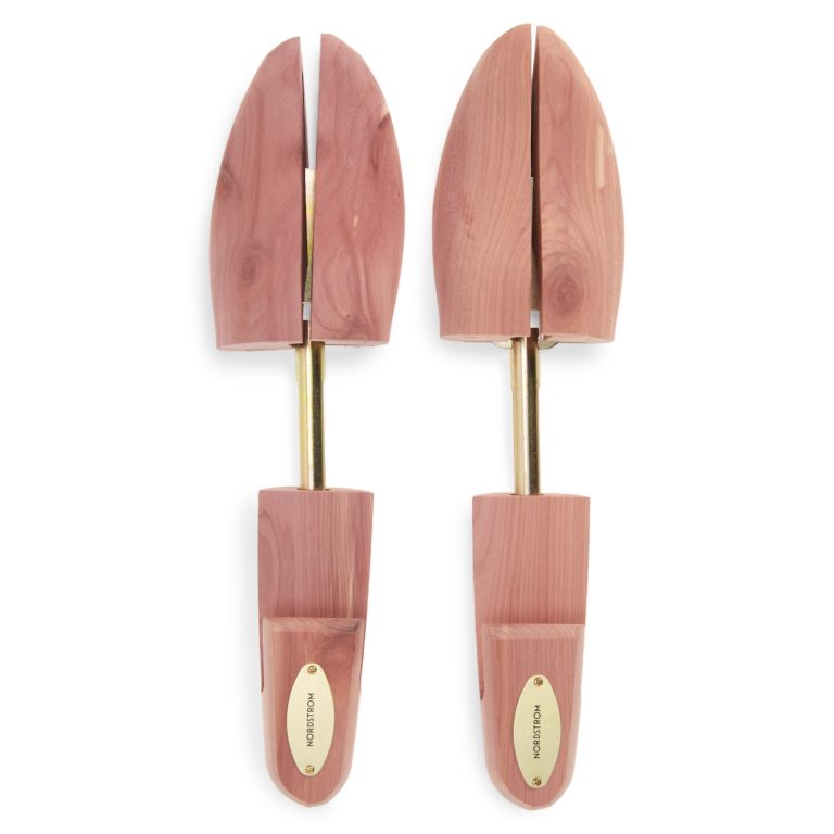 Cedar shoe trees