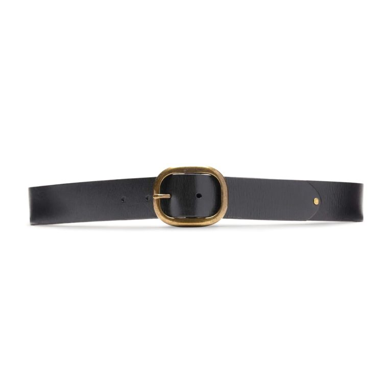 Oval-buckle leather belt