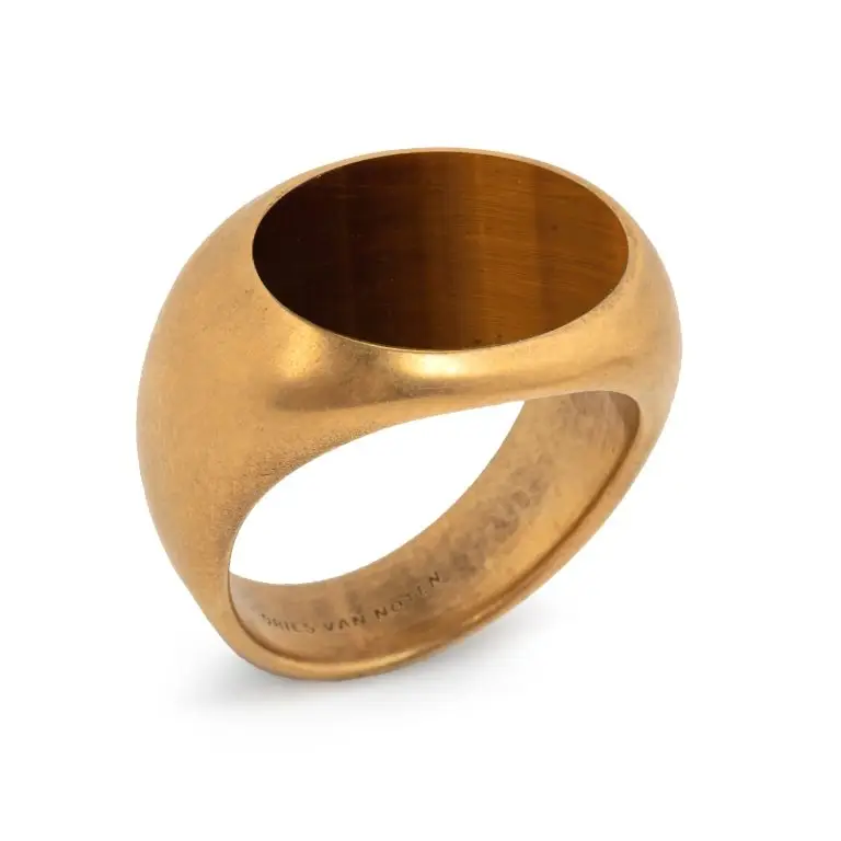 Stone signet ring