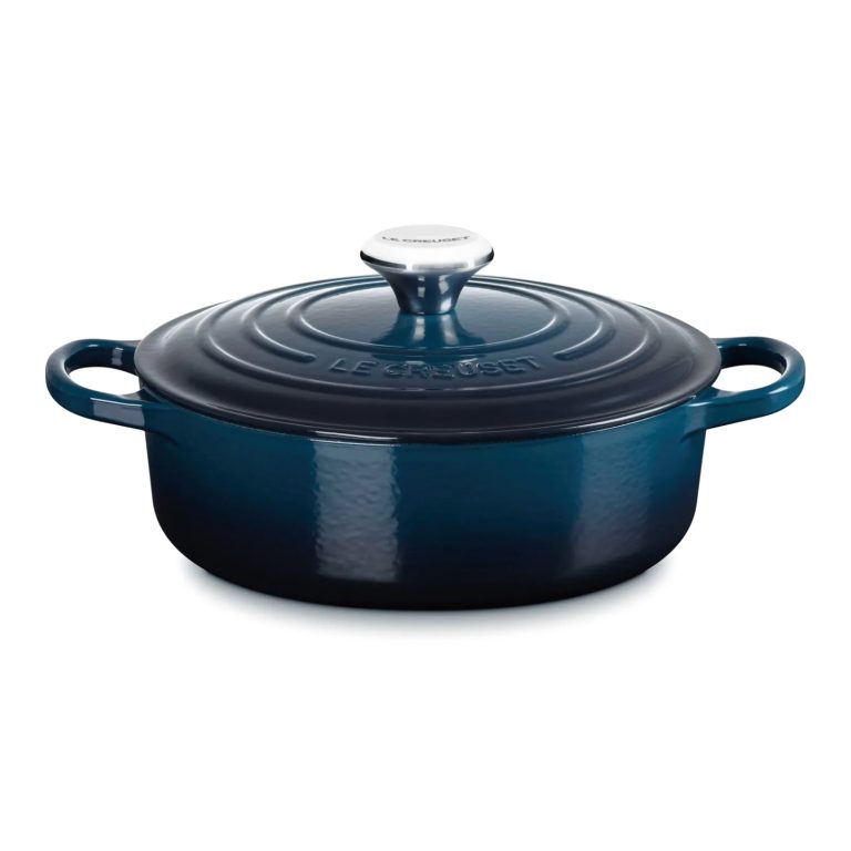 Le Creuset Signature round wide Dutch oven